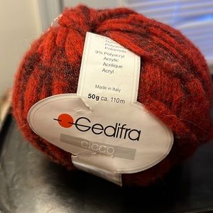 Red Gedifra fiber yarn by Cicco